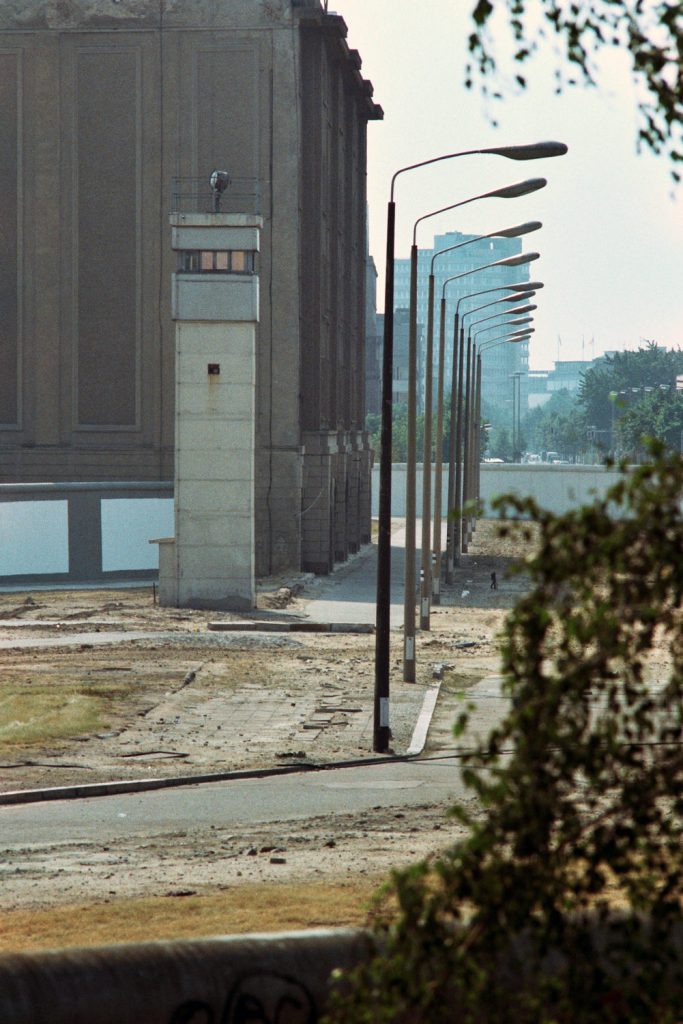 On the eastern side the wall was painted white, to clearly see escaping people (and shoot them down).